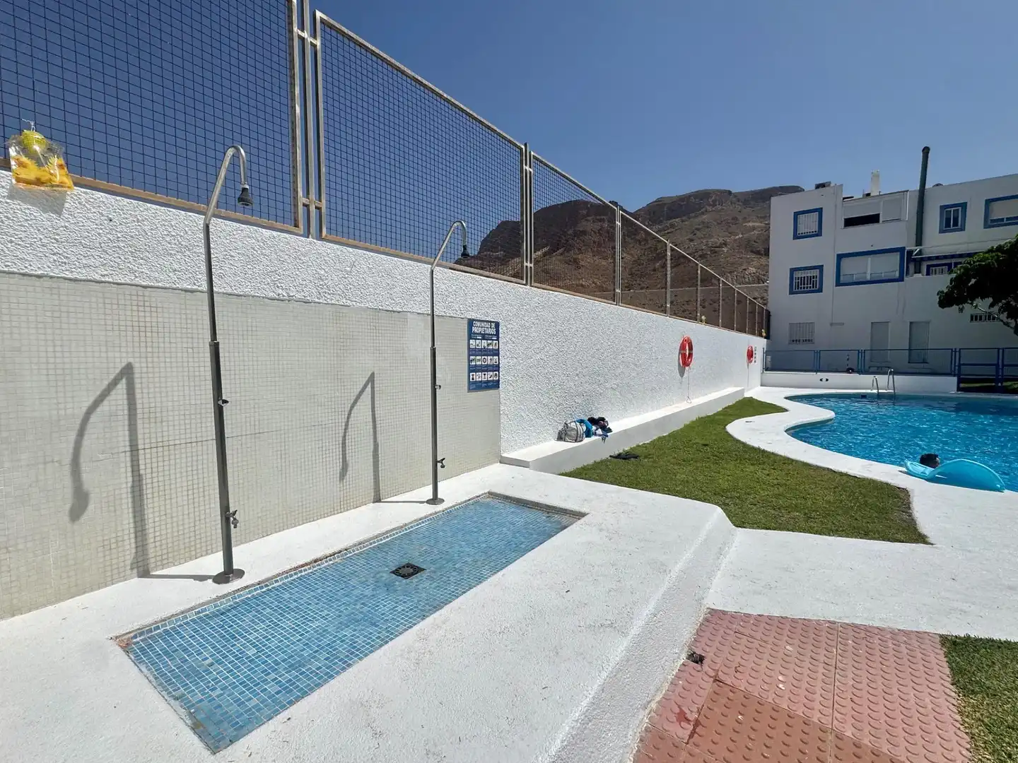 Piscina de Casa adosada en venda en Roquetas de Mar amb Terrassa i Piscina comunitària