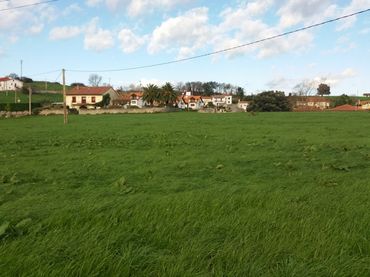 Terreny residencial en venda a Bareyo pueblo