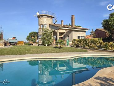 Casa amb piscina en venda a Pedret i Marzà