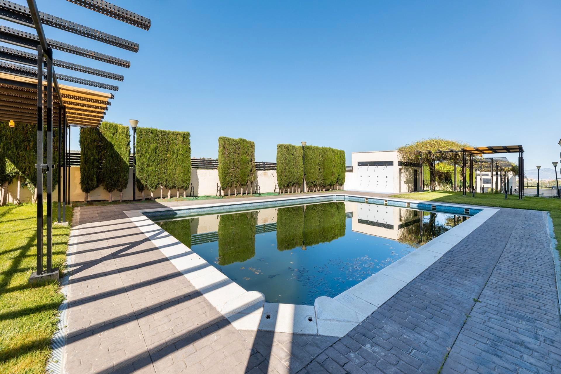 Swimming pool of Single-family semi-detached for sale in Las Gabias  with Air Conditioner, Heating and Private garden