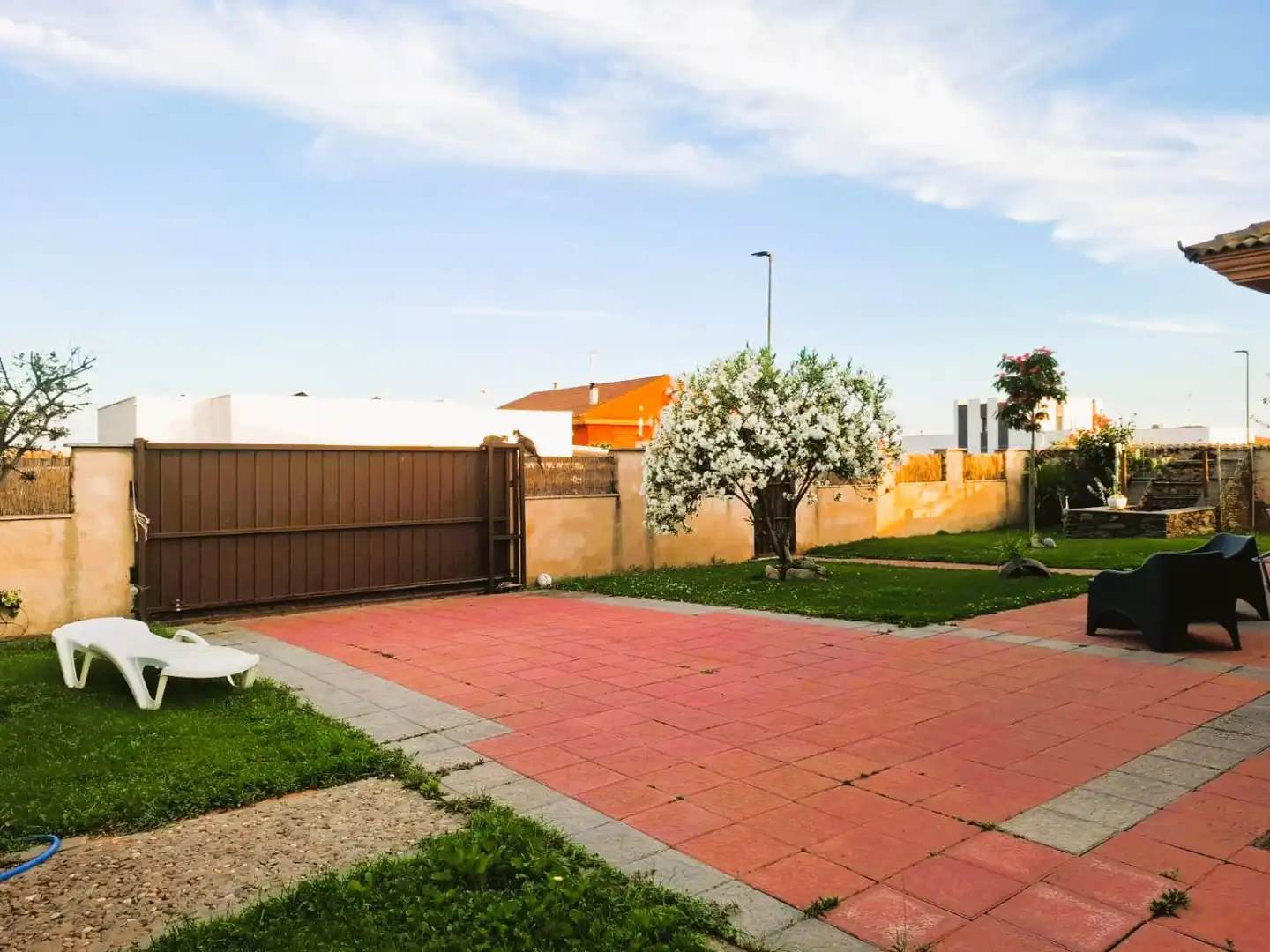 Vista exterior de Casa o chalet en venta en San Cristóbal de la Cuesta con Calefacción, Terraza y Piscina
