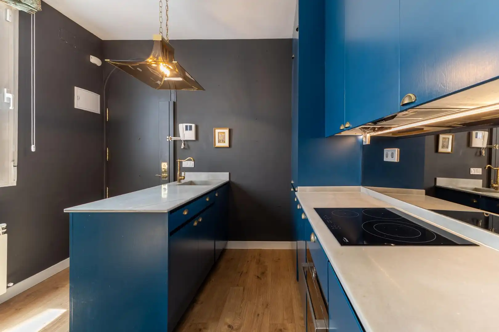 Cuina de Apartament de lloguer en Madrid amb Aire condicionat, Calefacció i Moblat