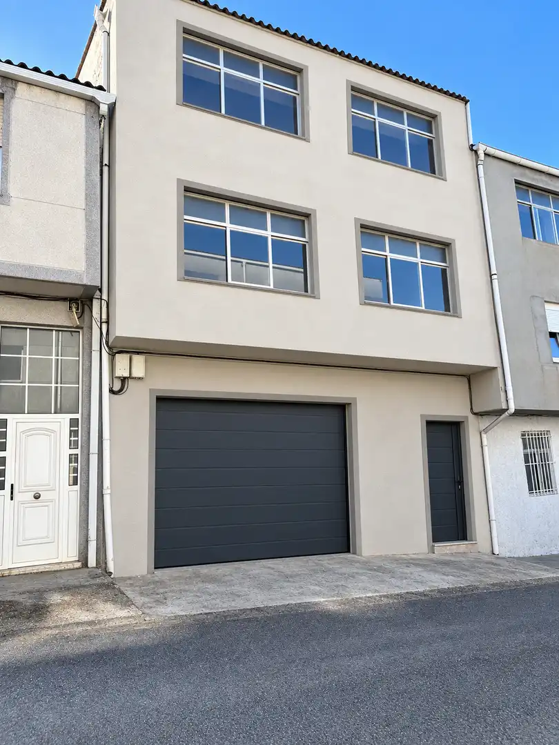 Maison mitoyenne avec jardin à vendre à Carballo