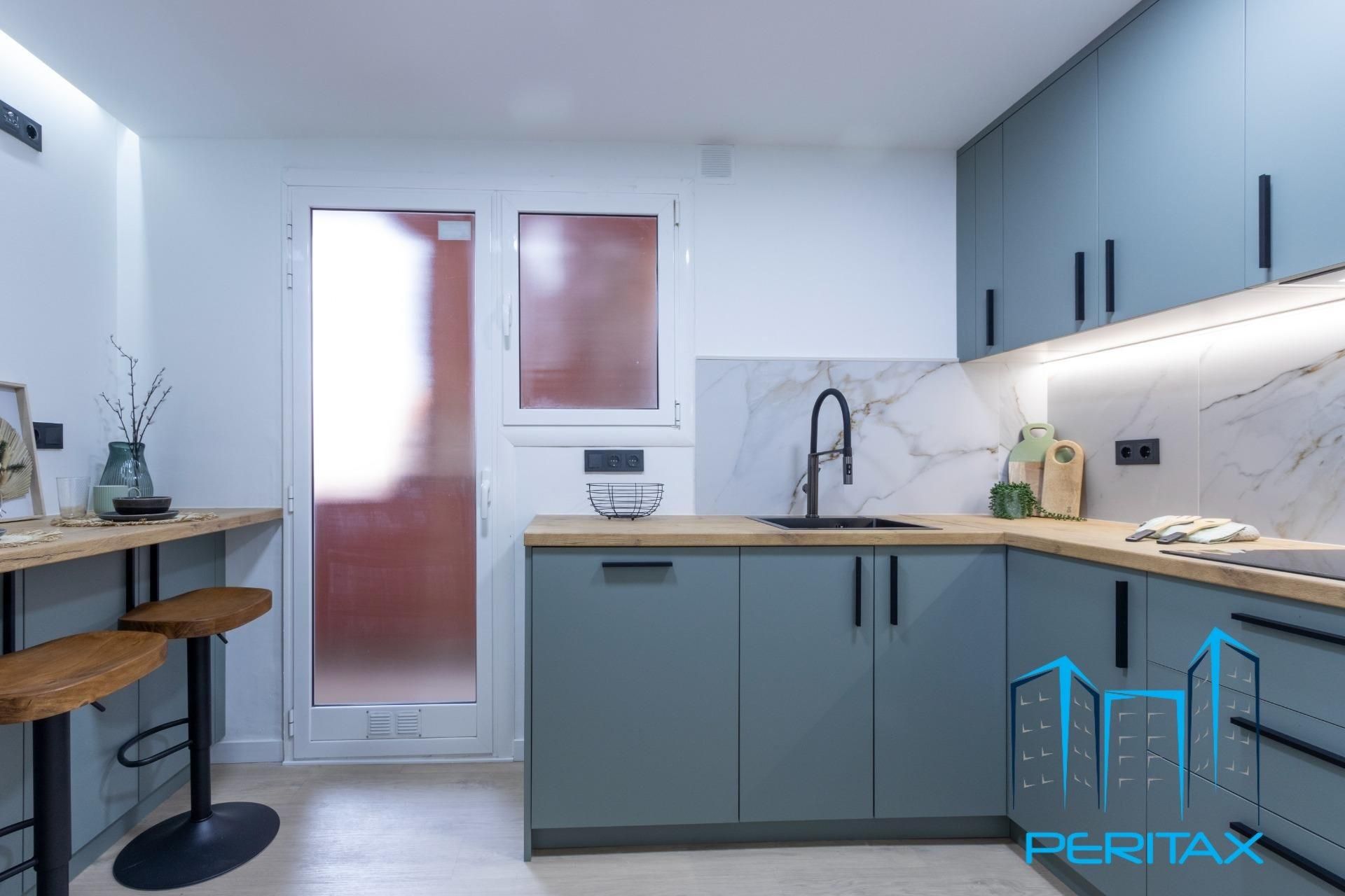 Cocina de Piso en venta en Sabadell con Aire acondicionado, Parquet y Balcón