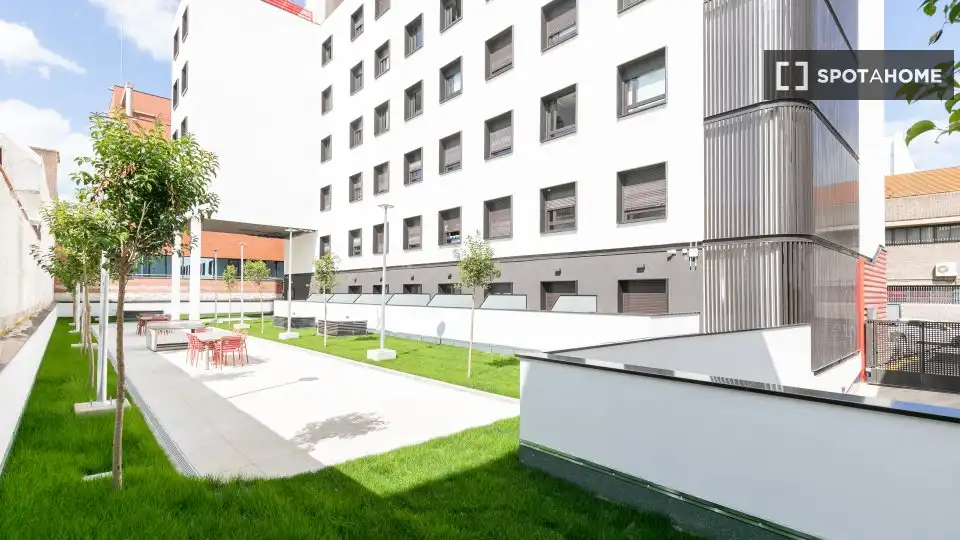 Habitación en Tres Olivos - Valverde