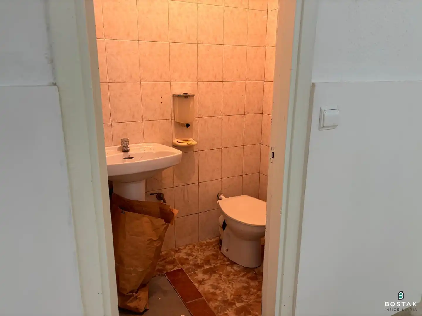 Badezimmer von Geschaftsraum zum Verkauf in Bilbao 