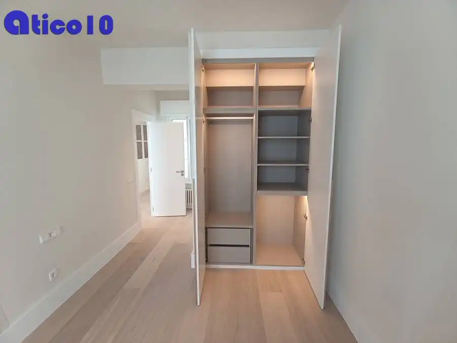 Flat for rent in Calle Asturias, Parque San Francisco - Uría