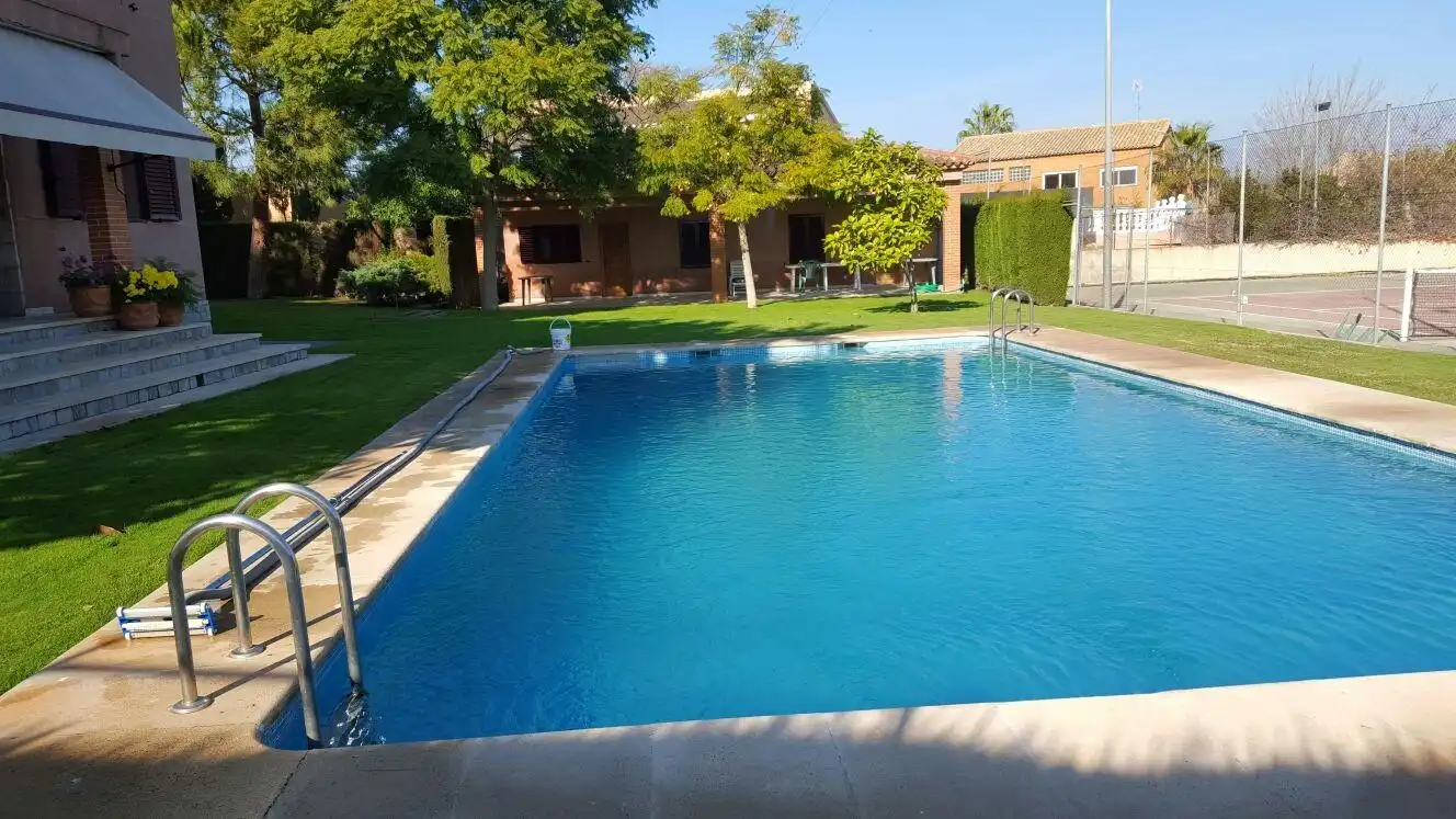 Piscina de Casa o xalet en venda en La Pobla de Vallbona amb Aire condicionat, Calefacció i Piscina