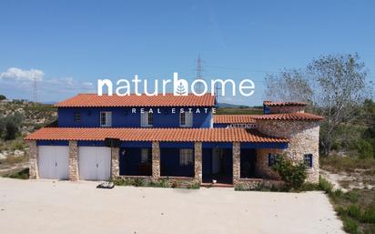 Vista exterior de Casa o xalet en venda en Renau amb Aire condicionat, Terrassa i Piscina