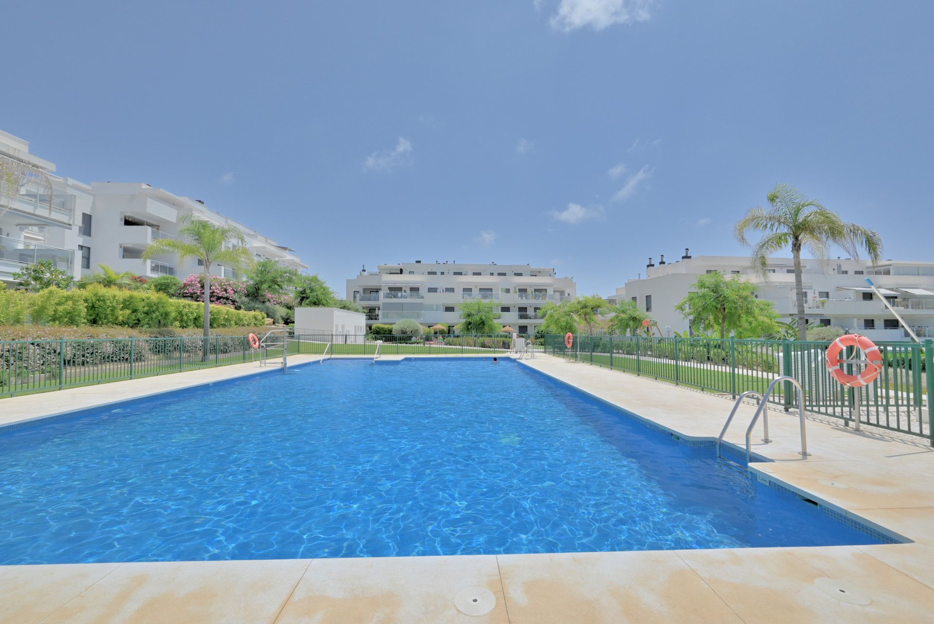 Piscina de Apartament en venda en Mijas amb Aire condicionat, Terrassa i Traster