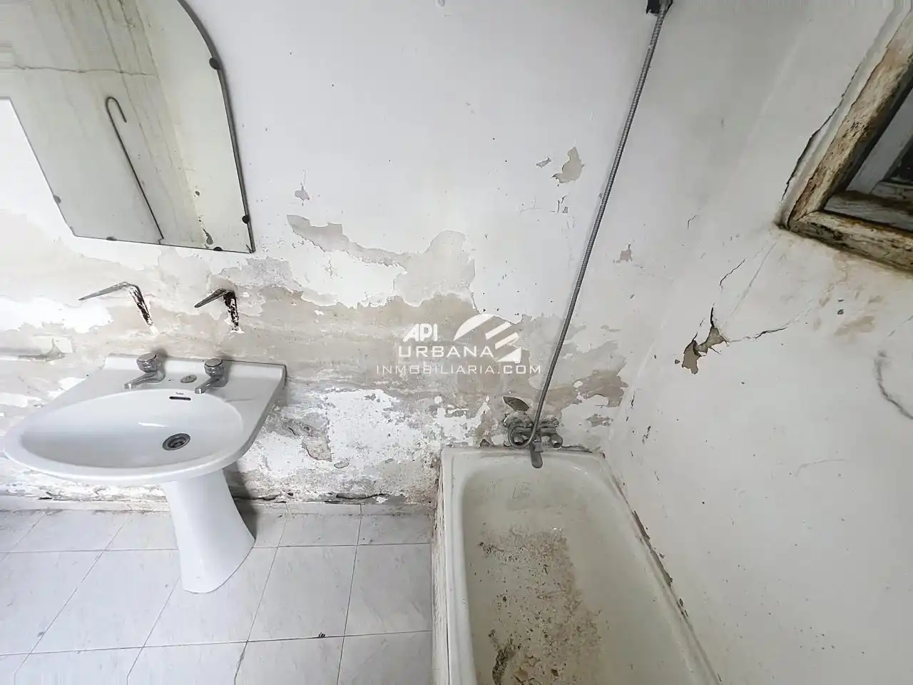 Bathroom of Houses for sale in Lucena