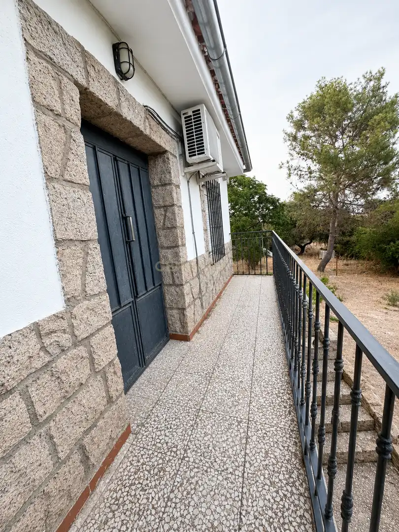 Terrassa de Casa o xalet en venda en Trujillo amb Aire condicionat, Jardí privat i Traster