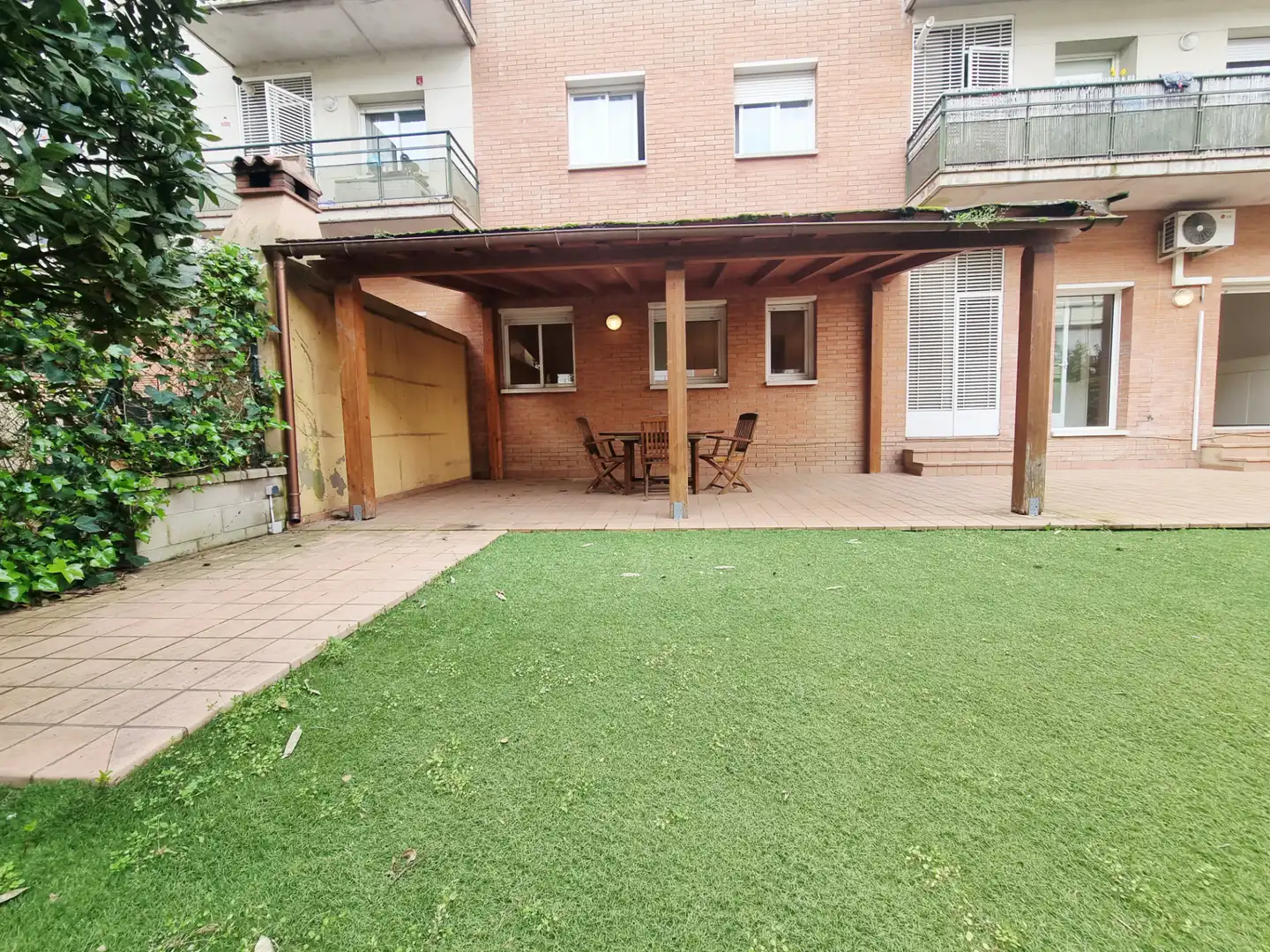 Jardín de Piso en venta en Girona con Aire acondicionado, Calefacción y Jardín privado