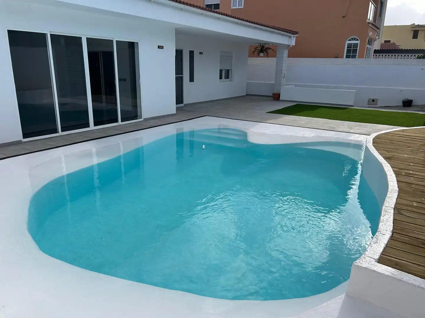 Piscina de Casa o xalet en venda en Telde amb Jardí privat, Terrassa i Traster