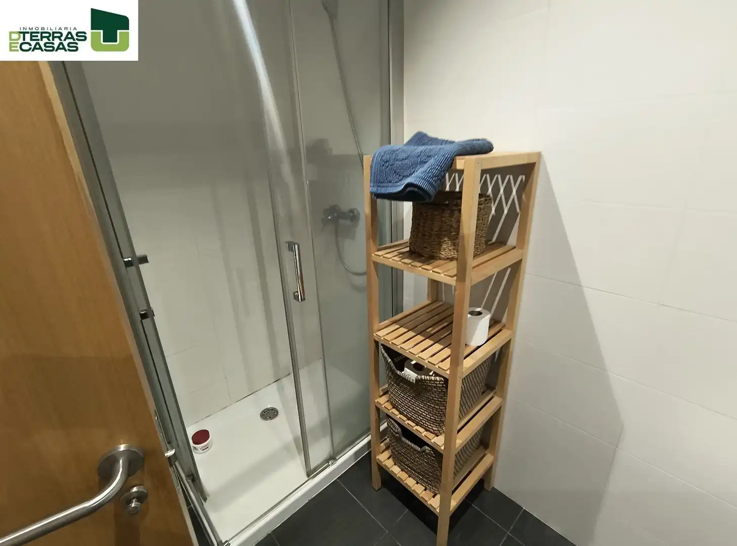 Bathroom of Flat for rent in Bueu  with Air Conditioner, Heating and Furnished