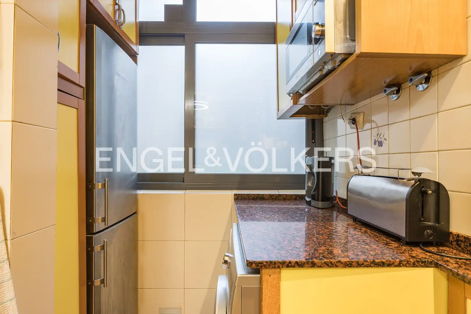 Cuina de Pis en venda en L'Hospitalet de Llobregat amb Aire condicionat, Calefacció i Parquet