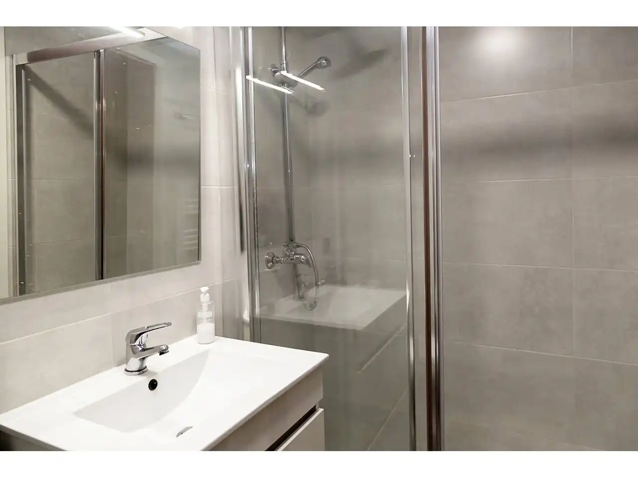 Baño de Piso en venta en Sant Joan Despí con Calefacción y Terraza