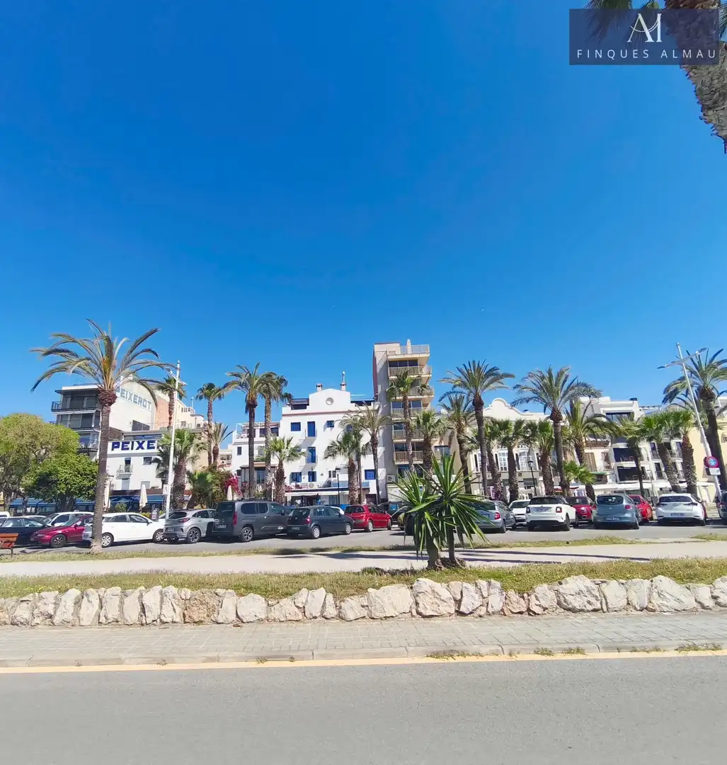 Vista exterior de Pis en venda en Vilanova i la Geltrú amb Parquet