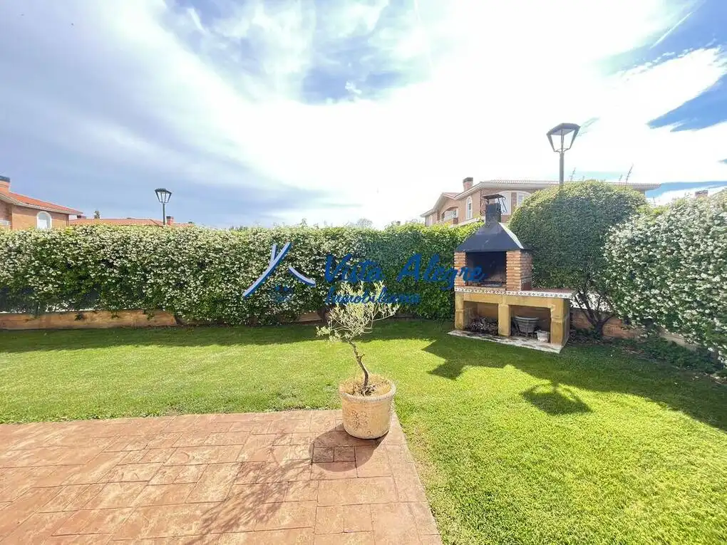 Garten von Einfamilien-Reihenhaus zum Verkauf in Zarratón mit Heizung, Privatgarten und Parkett
