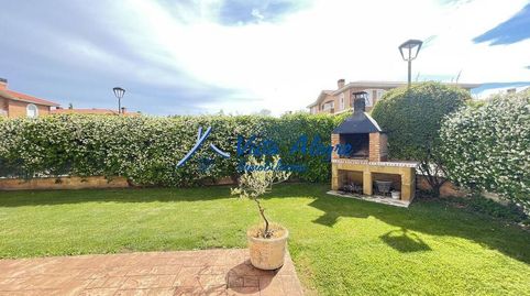 Foto 4 de Casa adosada en venta en Travesía de San Blas, Zarratón, La Rioja