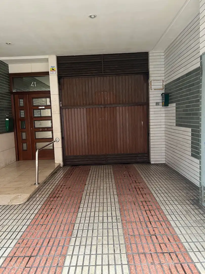 Aparcament de Garatge en venda en Gijón 