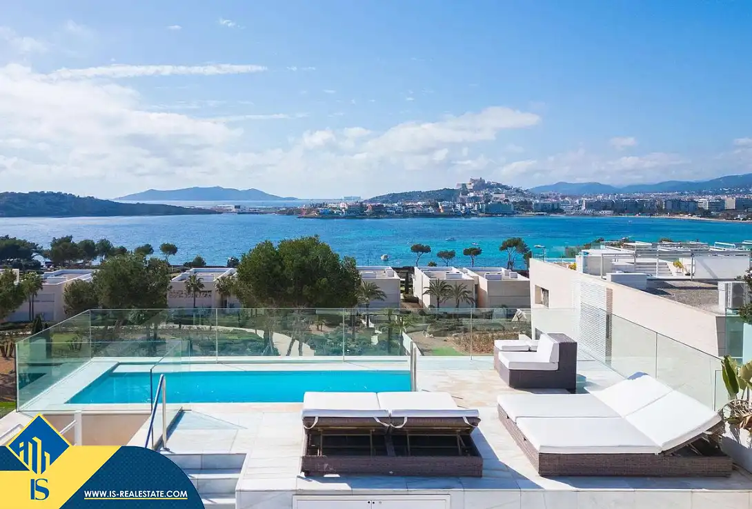 Piscina de Àtic en venda en Santa Eulària des Riu amb Terrassa, Moblat i Piscina comunitària