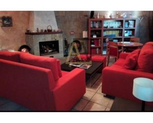 Sala d'estar de Casa o xalet en venda en Santa Cristina de la Polvorosa amb Aire condicionat i Terrassa