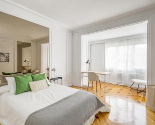 Bedroom of Apartment to share in  Madrid Capital  with Oven, Washing machine and Microwave