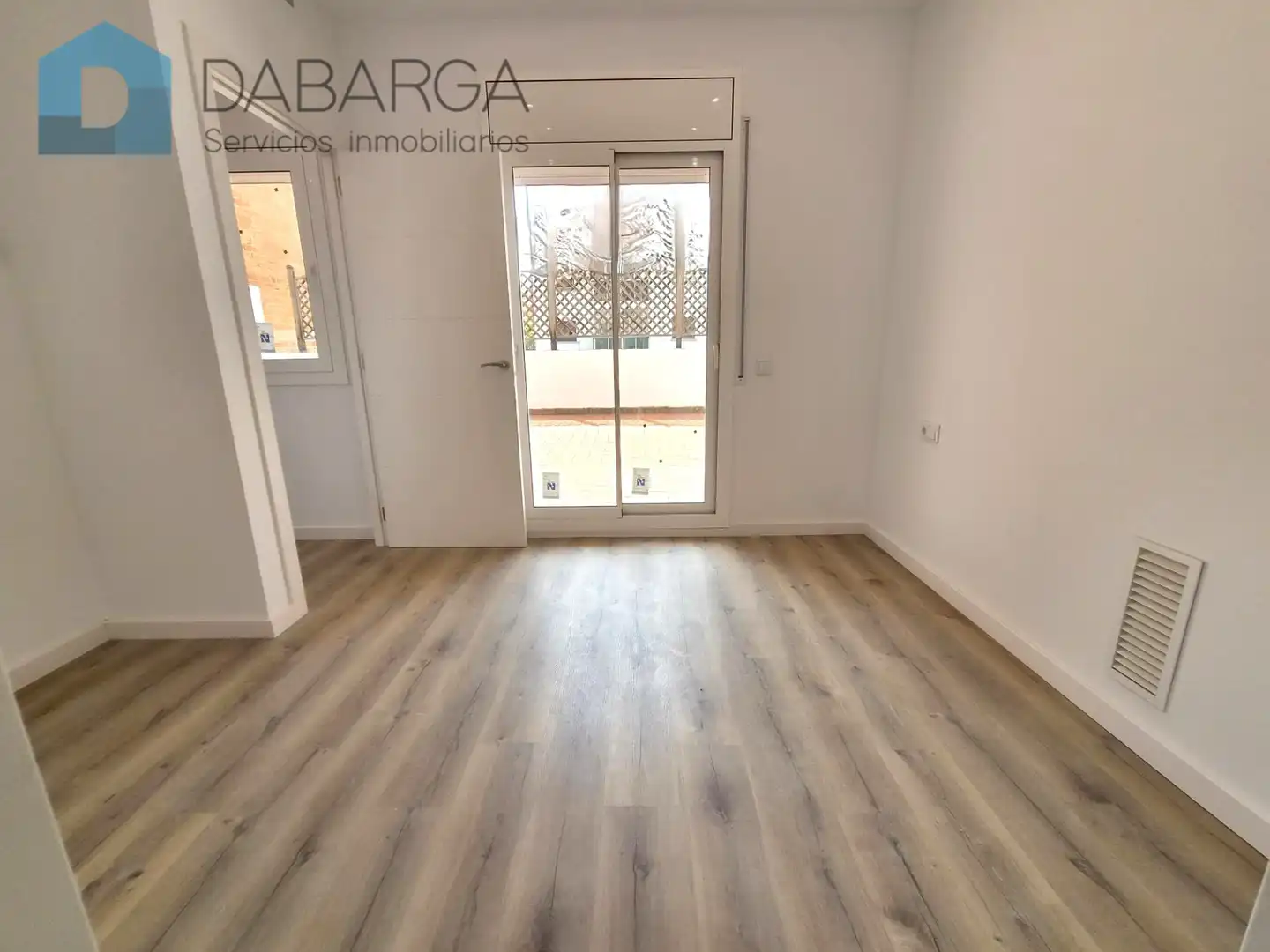 Wohnung zum Verkauf in Ripollet mit Klimaanlage, Parkett und Terrasse