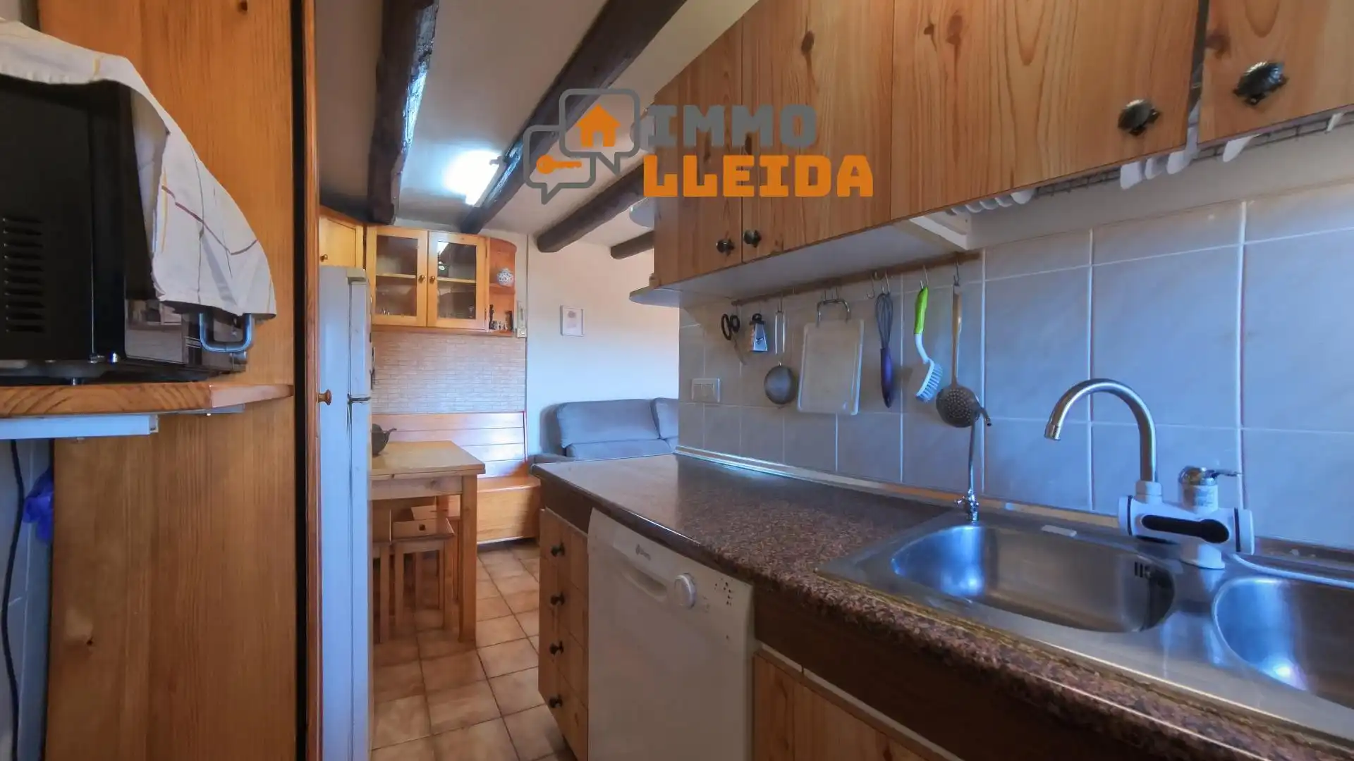 Cuina de Casa adosada en venda en Artesa de Segre amb Calefacció, Terrassa i Traster