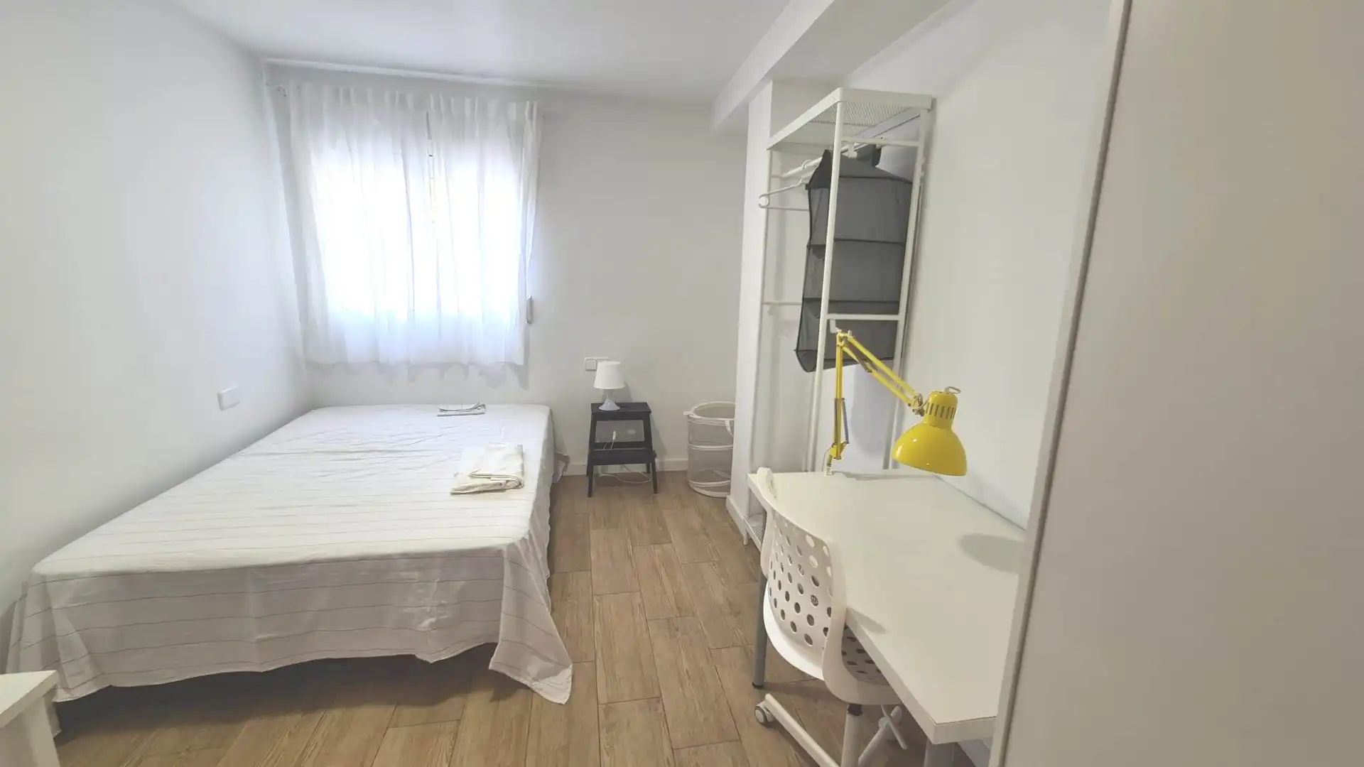 Schlafzimmer von Wohnung zur Miete in Valencia mit Klimaanlage, Möbliert und Ofen