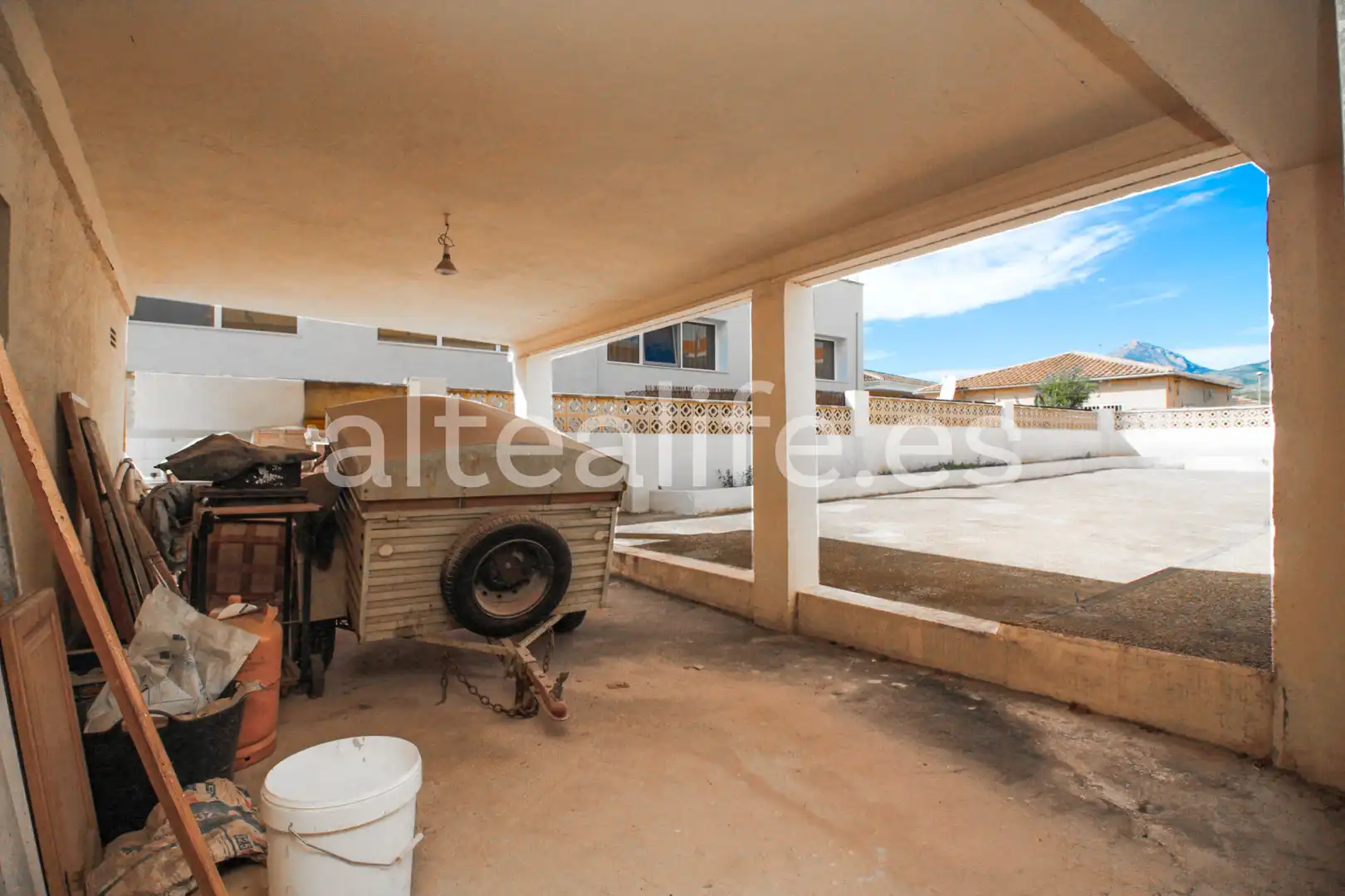 Außenansicht von Haus oder Chalet zum Verkauf in La Nucia mit Privatgarten, Terrasse und Abstellraum