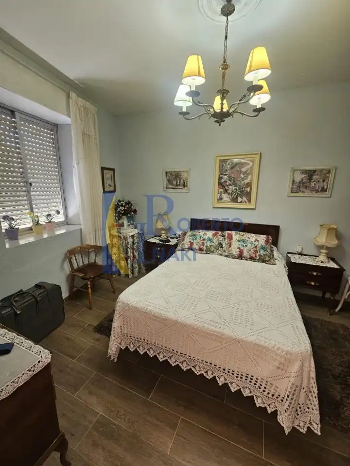 Dormitori de Casa o xalet en venda en Gusendos de los Oteros amb Jardí privat, Traster i Moblat