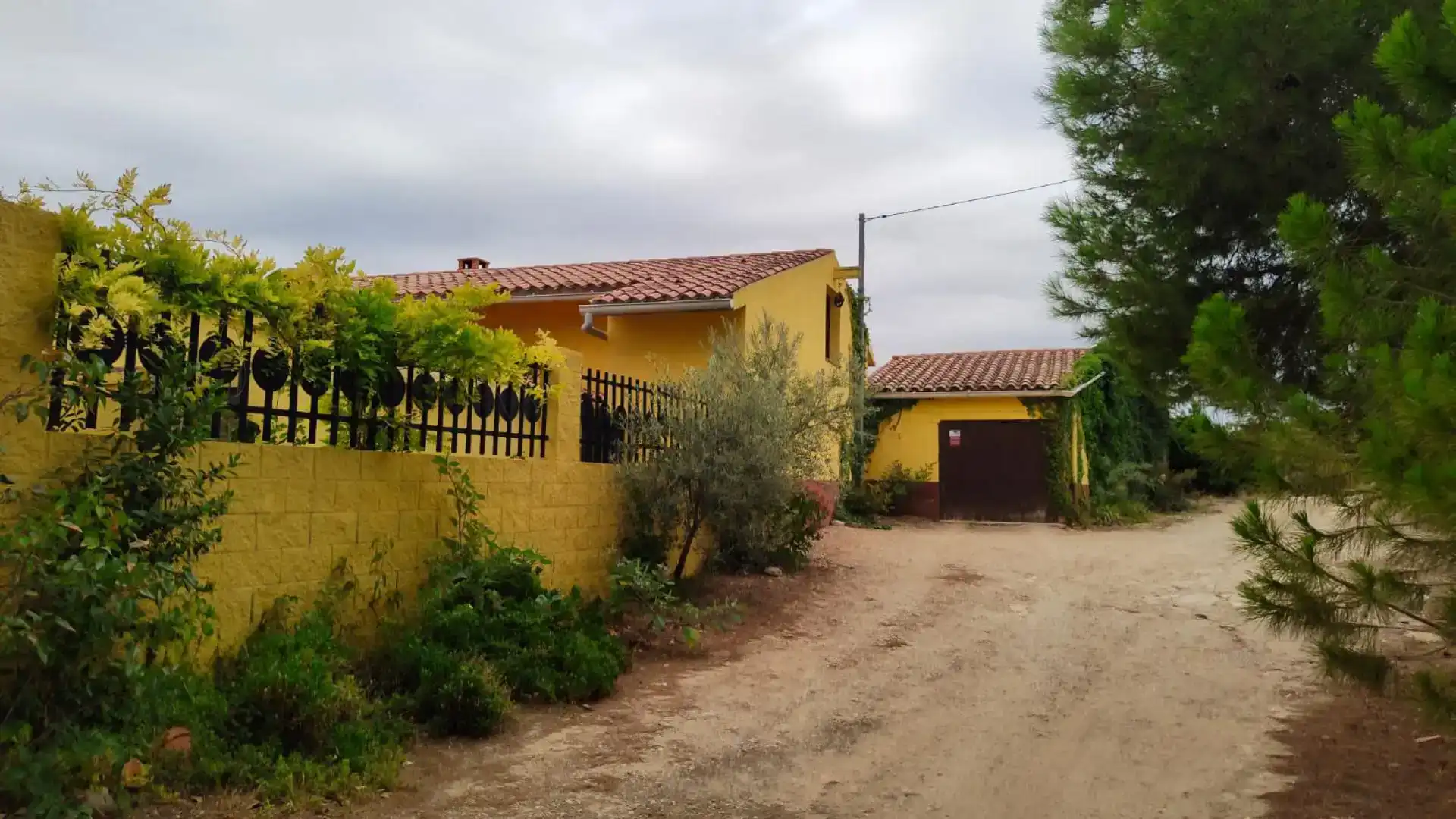 Vista exterior de Finca rústica en venta en Flix con Aire acondicionado, Piscina y Balcón