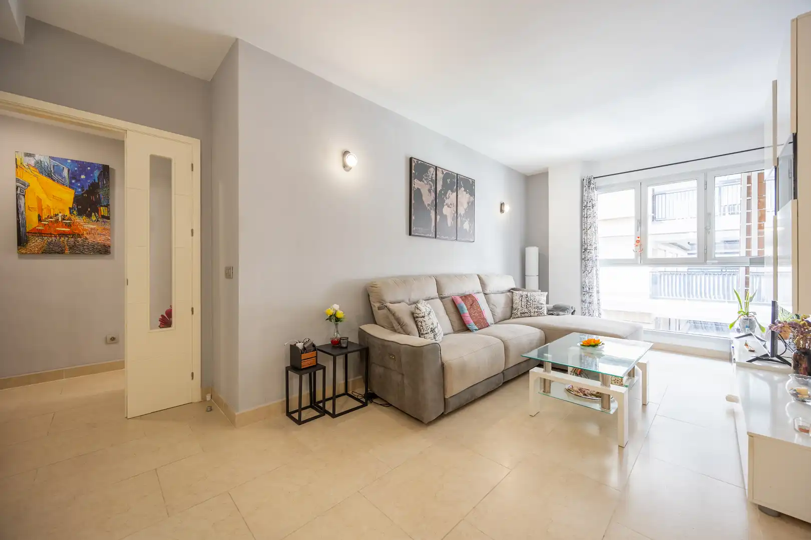 Sala de estar de Piso en venta en Las Palmas de Gran Canaria con Trastero, Piscina y Amueblado