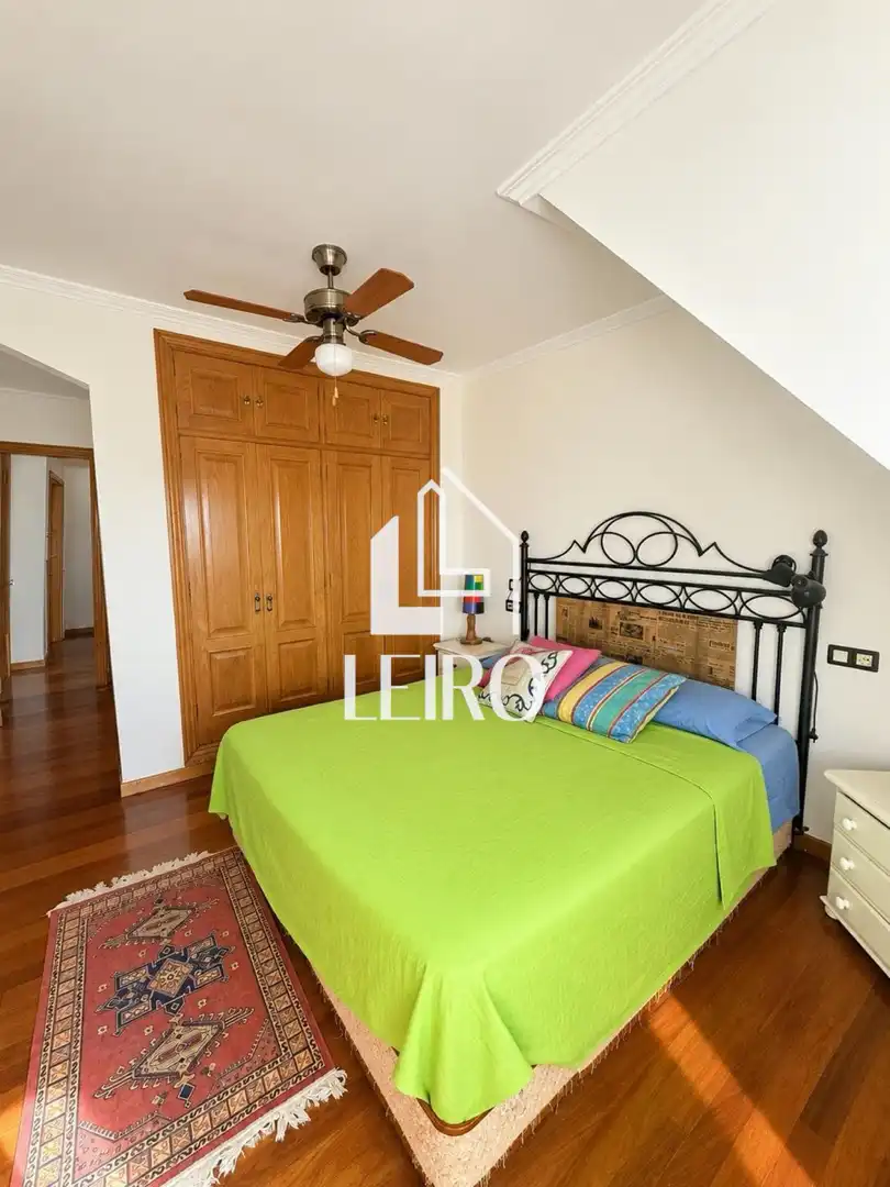 Bedroom of Attic for sale in Meaño, Pontevedra