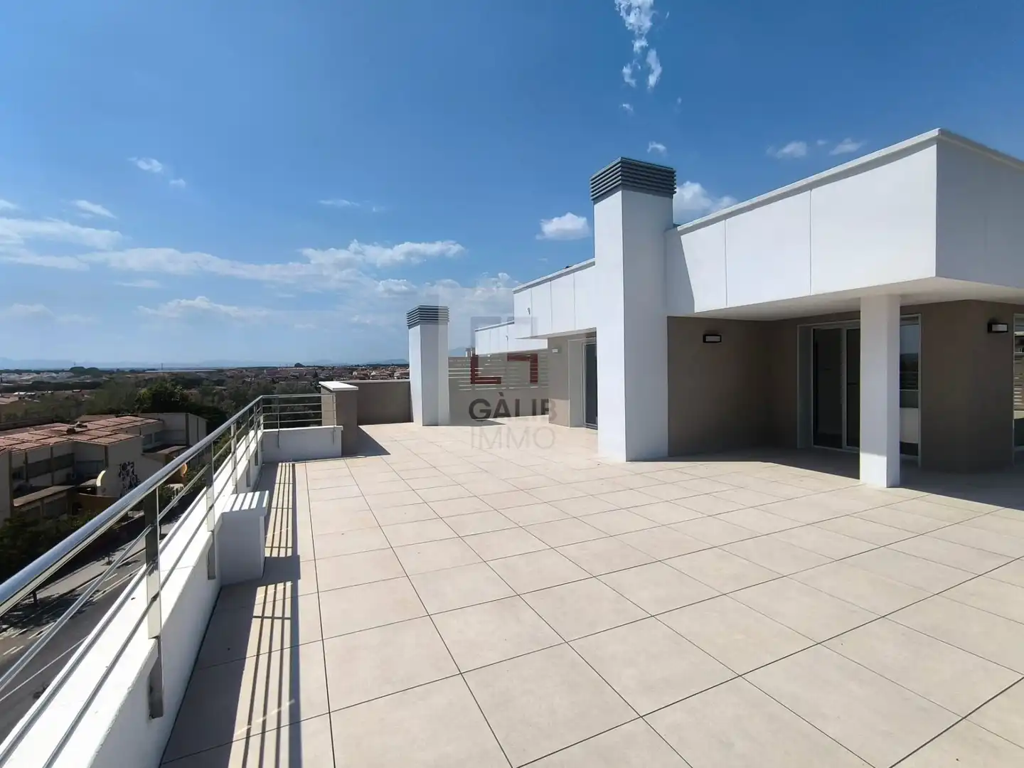 Terrasse von Dachboden zum Verkauf in Figueres mit Klimaanlage, Terrasse und Abstellraum