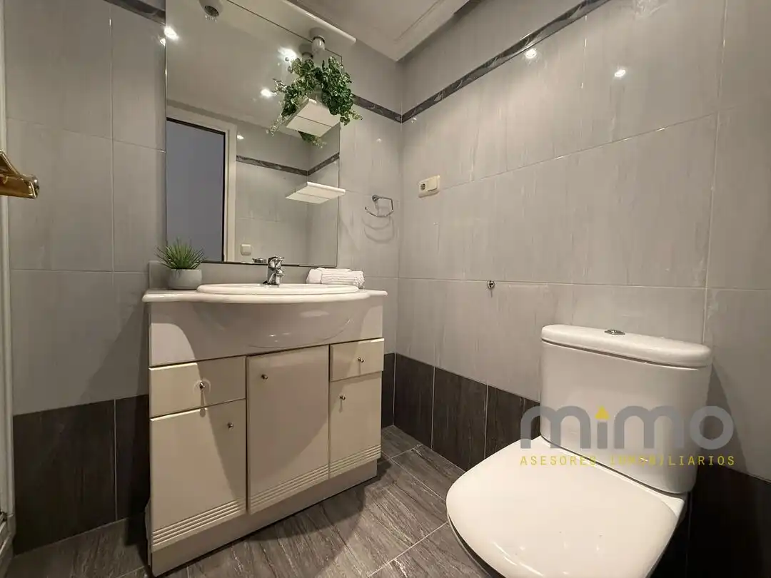 Bathroom of Flat for sale in Errenteria  with Storage room and Balcony