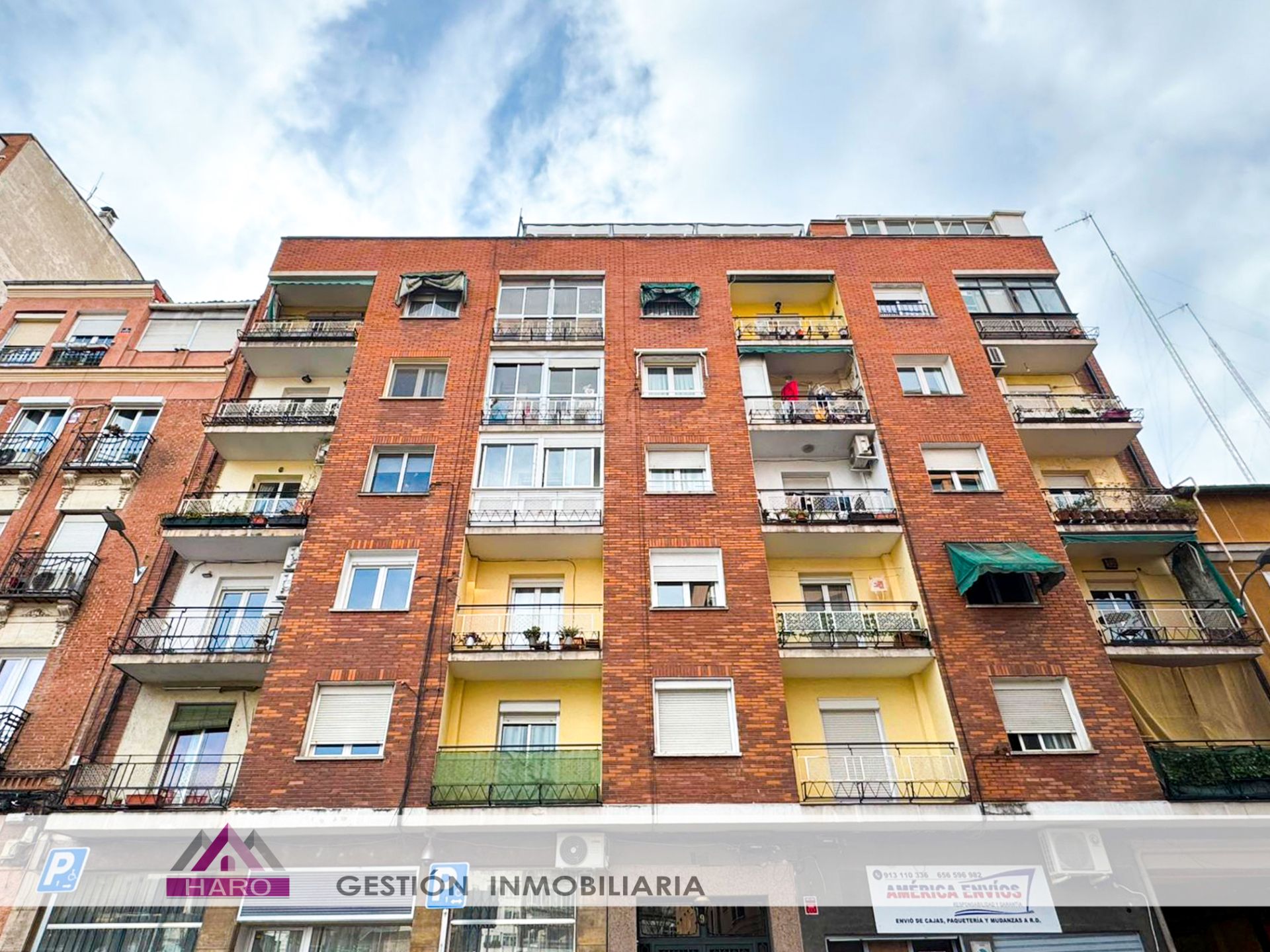 Exterior view of Flat for sale in  Madrid Capital  with Heating and Balcony
