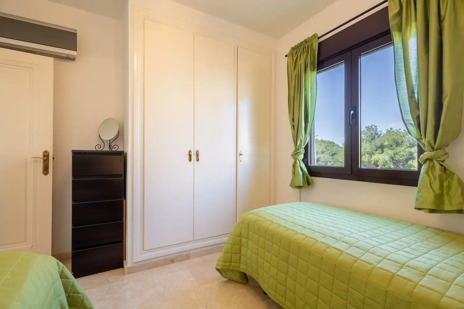 Dormitori de Apartament en venda en Orihuela amb Terrassa