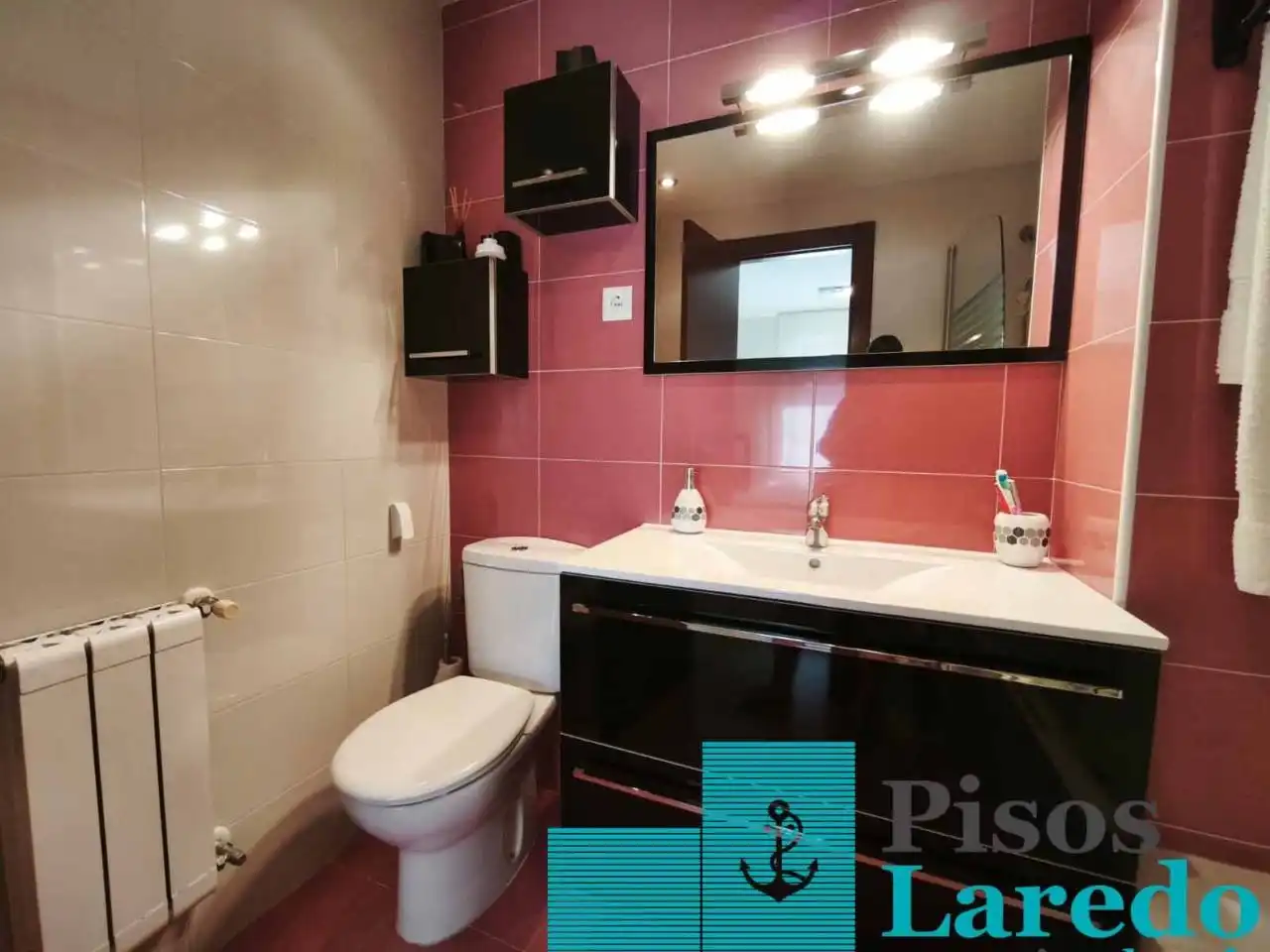 Baño de Piso en venta en Laredo con Calefacción, Parquet y Amueblado