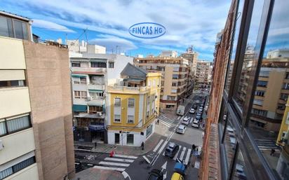 Vista exterior de Pis en venda en Alicante / Alacant amb Aire condicionat, Calefacció i Terrassa