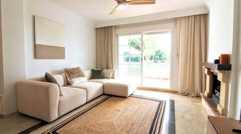 Foto 4 von Wohnung zum Verkauf in Avenida de Alcudia, Río Real, Marbella
