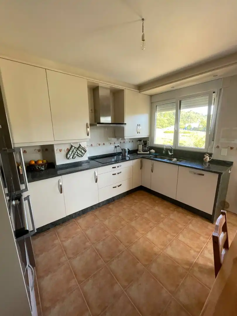 Cocina de Casa o chalet en venta en Culleredo con Calefacción, Jardín privado y Amueblado