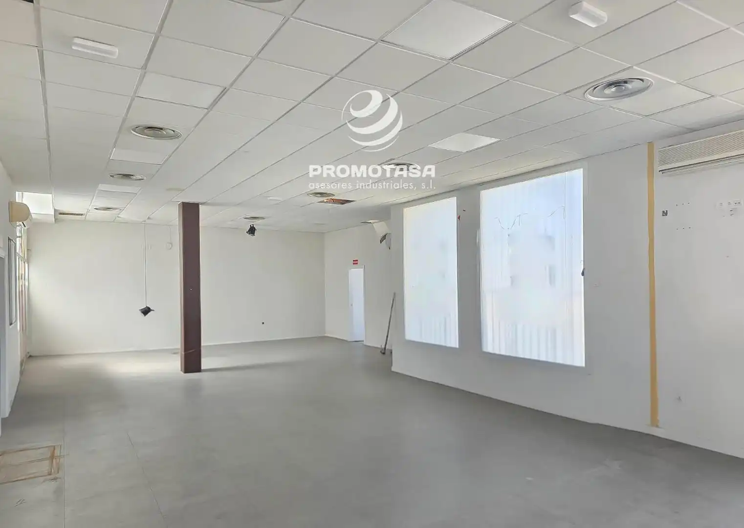 Industrial building for sale in Sevilla la Nueva, imagen 2
