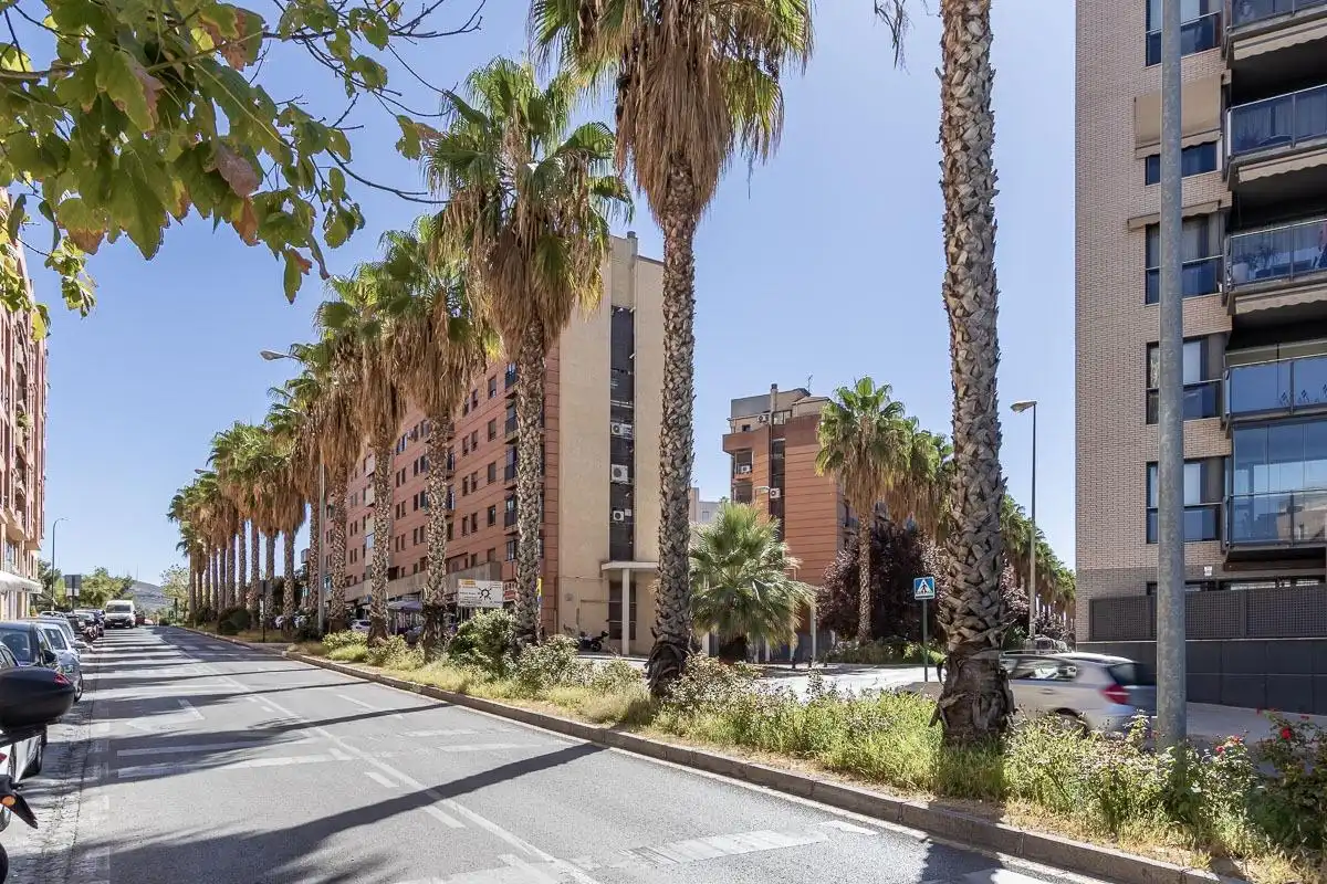 Exterior view of Flat for sale in Granada  with Air Conditioner, Heating and Community pool