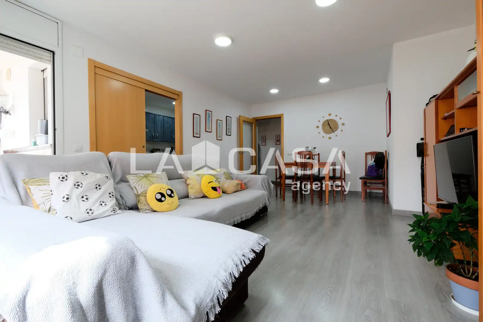 Piso en venta en Barcelona con Calefacción y Balcón