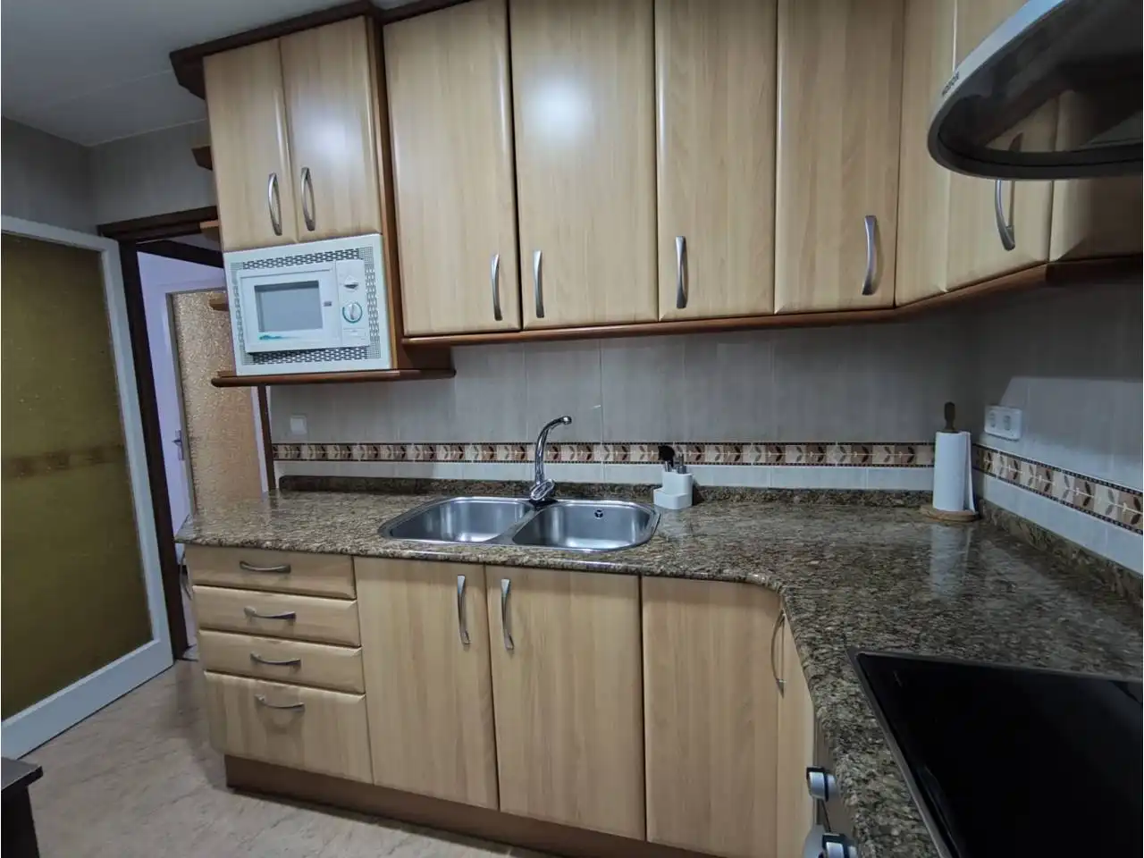 Cuina de Apartament en venda en Canovelles amb Calefacció i Balcó