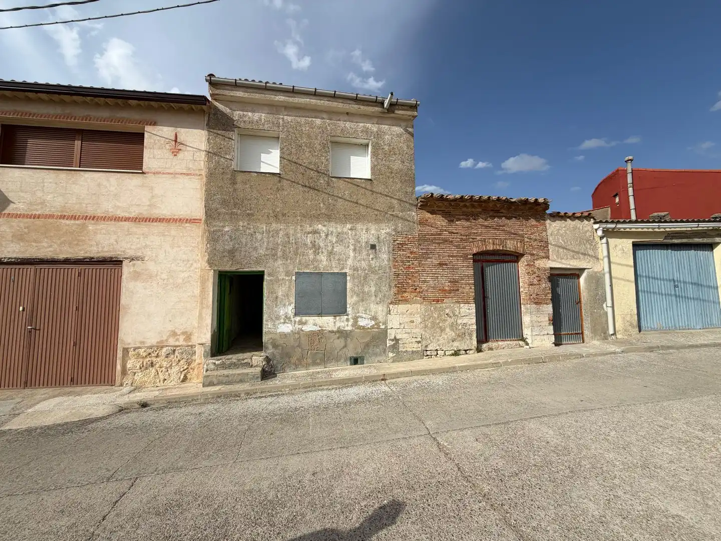 Exterior view of Houses for sale in Tiedra  with Storage room and Furnished