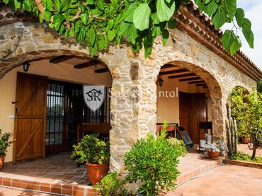 House with pool for sale in Residencial Blanes - Vistamar